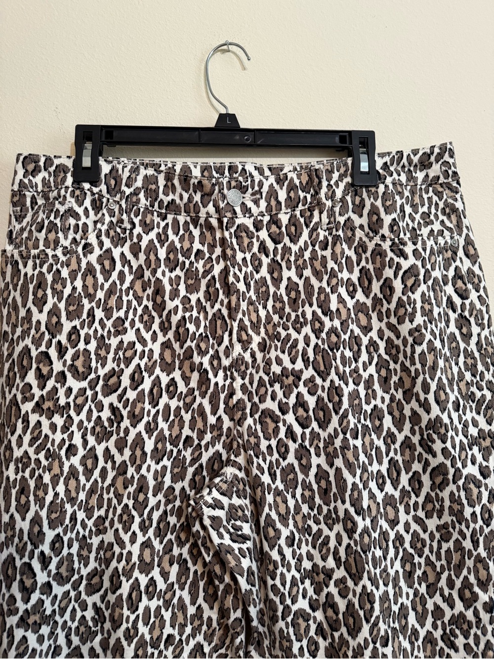 Chico’s Women’s leopard print Slim Leg Ankle Pants 2.5. US (14) - Picture 3 of 9
